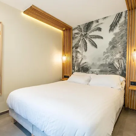 Apartment At In Clermont, Place De Jaude *