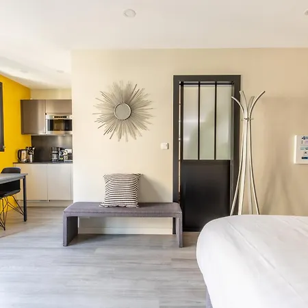 At In Clermont, Place De Jaude Apartment *