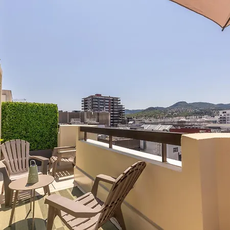 Apartment At In Clermont, Place De Jaude *