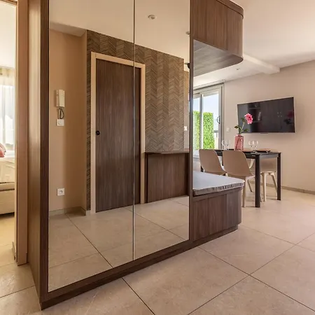 At In Clermont, Place De Jaude Apartment *