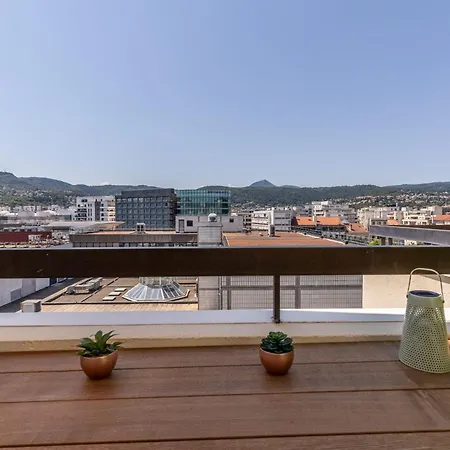 Apartment At In Clermont, Place De Jaude *