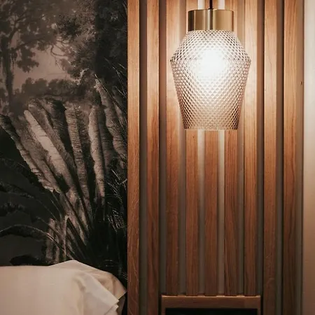 At In Clermont, Place De Jaude Clermont-Ferrand