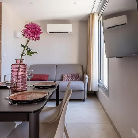 Daire At In Clermont, Place De Jaude