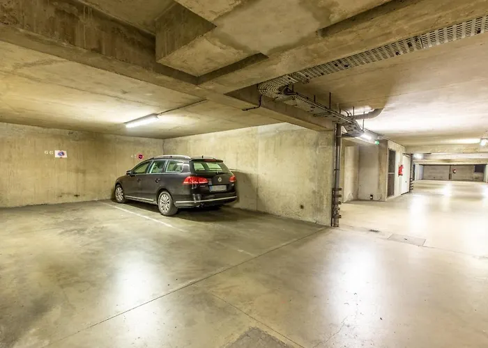 At In Clermont, Place De Jaude * Clermont-Ferrand