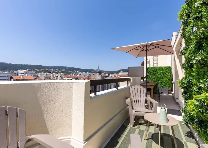 At In Clermont, Place De Jaude *