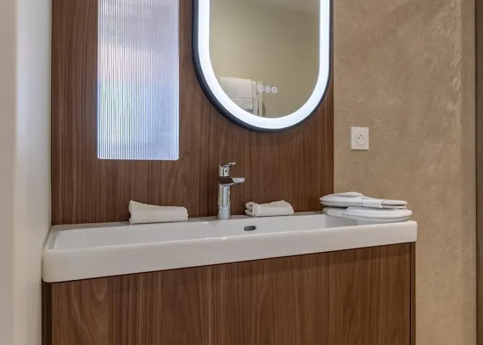 At In Clermont, Place De Jaude * Clermont-Ferrand